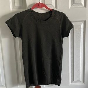 Lululemon run swiftly shirt - dark green